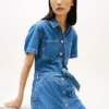 Robe chemise en denim délavé moyen avec ceinture Robe chemise en denim délavé moyen avec ceinture