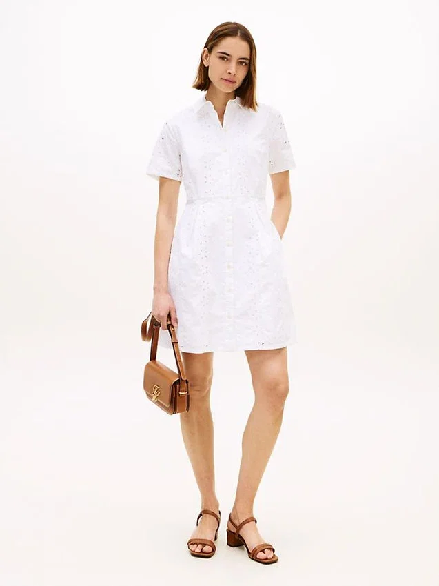 Robe chemise en popeline à œillets brodés Robe chemise en popeline à œillets brodés