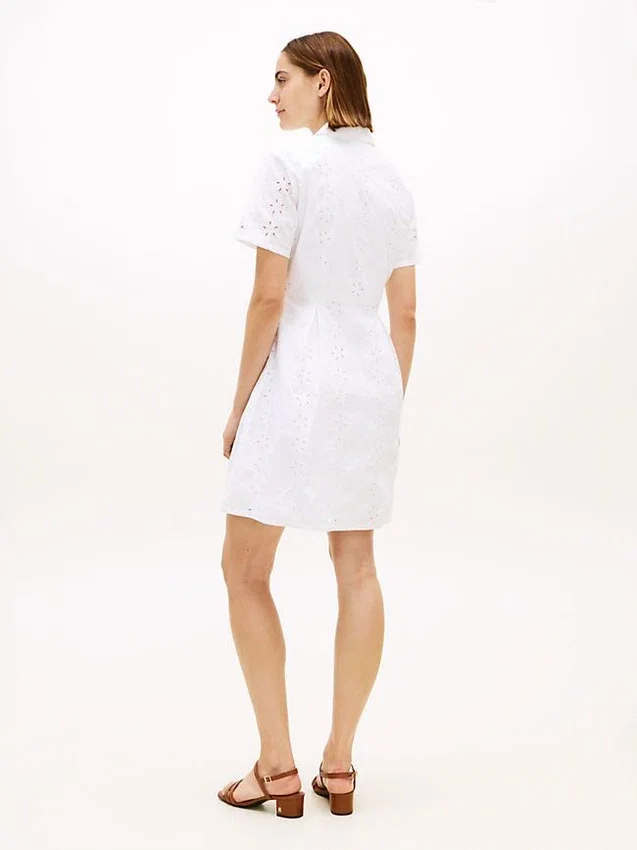 Robe chemise en popeline à œillets brodés Robe chemise en popeline à œillets brodés