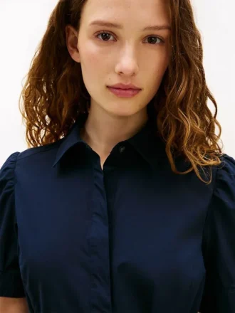 Robe chemise à manches bouffantes et ceinture