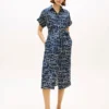 Robe chemise mi-longue en lin à imprimé drapeau et ceintures Robe chemise mi-longue en lin à imprimé drapeau et ceintures