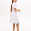 Robe chemise à œillets brodée pour enfant