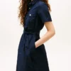Robe chemise utilitaire à manches courtes et ceinture
