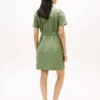 Robe chemise utilitaire à manches courtes et ceinture Robe chemise utilitaire à manches courtes et ceinture