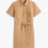 Robe chemise utilitaire à manches courtes et ceinture