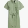 Robe chemise utilitaire à manches courtes et ceinture Robe chemise utilitaire à manches courtes et ceinture