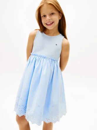 Robe combinée à œillets brodés pour enfant Robe combinée à œillets brodés pour enfant