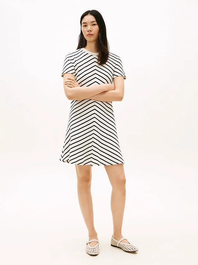 Robe en interlock à rayures en chevrons Robe en interlock à rayures en chevrons