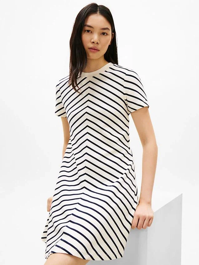 Robe en interlock à rayures en chevrons Robe en interlock à rayures en chevrons