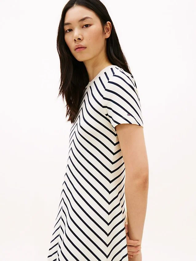 Robe en interlock à rayures en chevrons Robe en interlock à rayures en chevrons