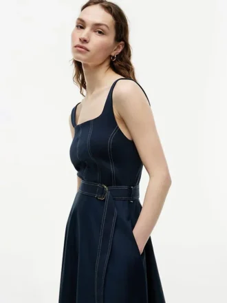 Robe midi à ceinture et coutures contrastées Robe midi à ceinture et coutures contrastées