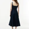 Robe midi à ceinture et coutures contrastées