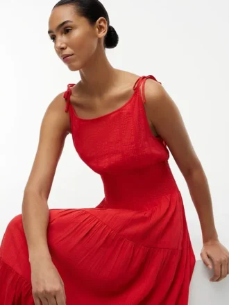 Robe midi à volants en seersucker