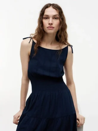 Robe midi à volants en seersucker