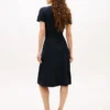 Robe polo mi-longue à ceintures et col à revers