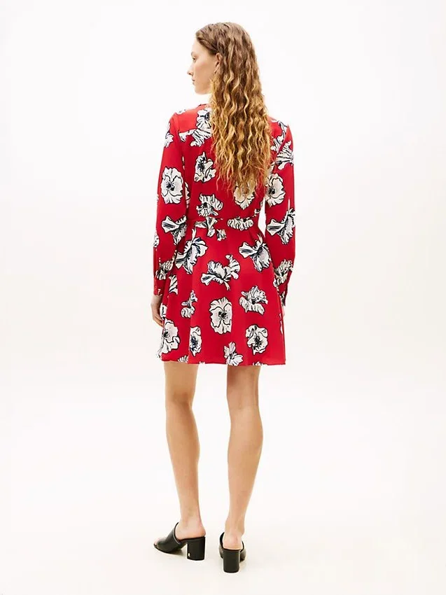 Robe portefeuille en crêpe à imprimé floral Robe portefeuille en crêpe à imprimé floral