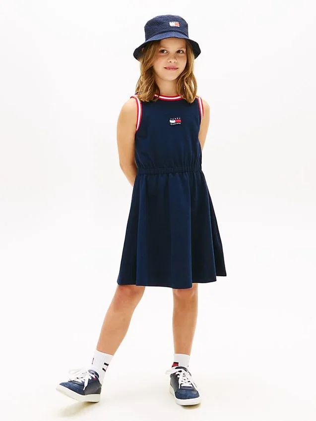 Robe sans manches pour enfant avec logo drapeau ondulé Robe sans manches pour enfant avec logo drapeau ondulé