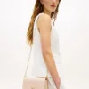 Sac à bandoulière à chaîne et fermoir monogrammé Sac à bandoulière à chaîne et fermoir monogrammé