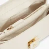 Sac à bandoulière à rabat et monogramme