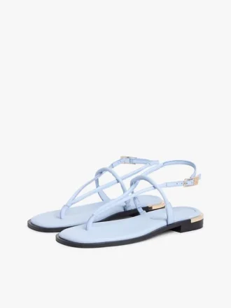 Sandales en cuir à accents métalliques