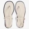 Sandales en cuir à accents métalliques Sandales en cuir à accents métalliques