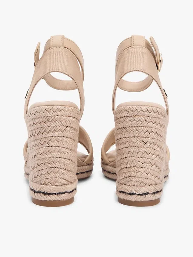 Sandales espadrilles à talons compensés en raphia Sandales espadrilles à talons compensés en raphia