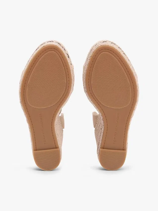 Sandales espadrilles à talons compensés en raphia Sandales espadrilles à talons compensés en raphia