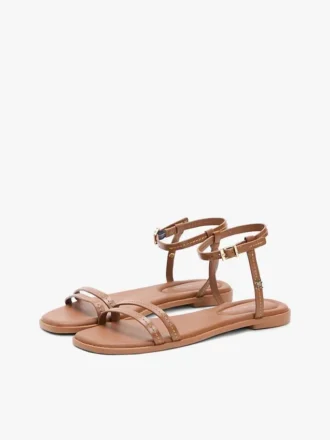 Sandales plates en cuir