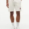 Short de survêtement à logo drapeau ondulé, coupe classique Short de survêtement à logo drapeau ondulé, coupe classique