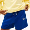 Short de survêtement pour enfant avec logo brodé Short de survêtement pour enfant avec logo brodé