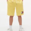 Short de survêtement pour enfant avec logo drapeau Short de survêtement pour enfant avec logo drapeau