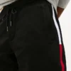 Short en molleton avec logo drapeau Short en molleton avec logo drapeau