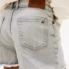 Shorts en denim à ourlet brut pour enfant Shorts en denim à ourlet brut pour enfant