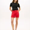 Shorts en denim à poches boutonnées dorées Shorts en denim à poches boutonnées dorées