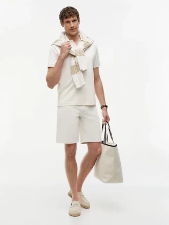 Shorts en denim teint en pièce, coupe classique