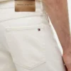 Shorts en denim teint en pièce, coupe classique Shorts en denim teint en pièce, coupe classique