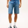 Shorts en denim Tommy Jeans avec poche drapeau Shorts en denim Tommy Jeans avec poche drapeau