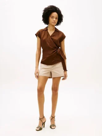 Shorts à poches en sergé avec boutons dorés