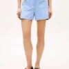 Shorts à poches en sergé avec boutons dorés Shorts à poches en sergé avec boutons dorés