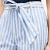 Shorts rayés en lin mélangé avec ceinture Shorts rayés en lin mélangé avec ceinture