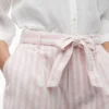 Shorts à rayures en lin mélangé avec ceinture