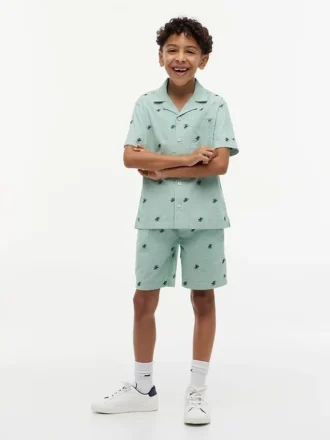 Shorts à rayures et logo monogramme pour enfant Shorts à rayures et logo monogramme pour enfant