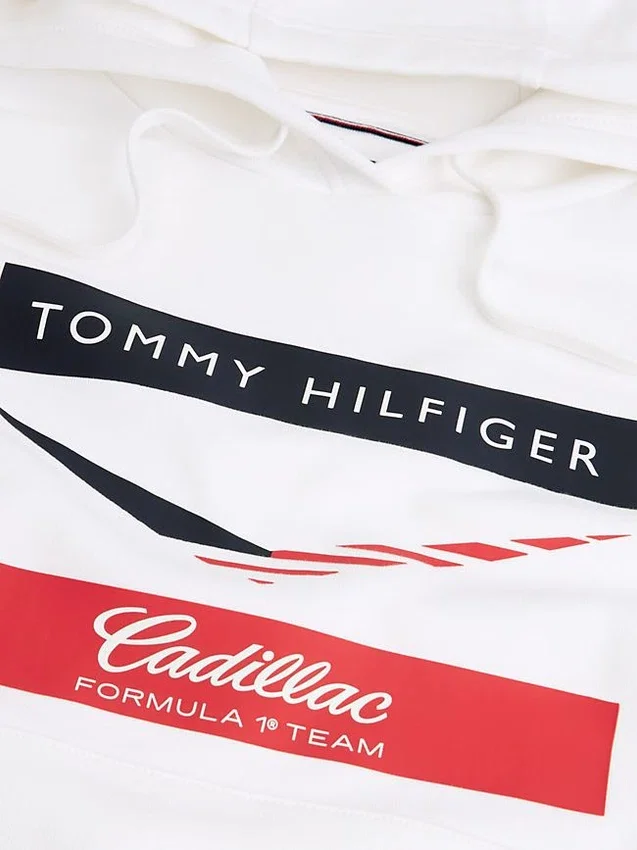 Sweat à capuche Tommy x Cadillac F1® Team Chevron Sweat à capuche Tommy x Cadillac F1® Team Chevron