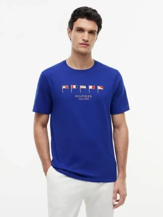 T-shirt avec drapeau nautique brodé