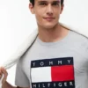 T-shirt avec grand logo drapeau T-shirt avec grand logo drapeau