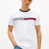 T-shirt avec logo drapeau brodé T-shirt avec logo drapeau brodé