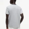 T-shirt avec logo drapeau brodé T-shirt avec logo drapeau brodé
