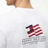 T-shirt avec logo drapeau ondulé dans le dos T-shirt avec logo drapeau ondulé dans le dos