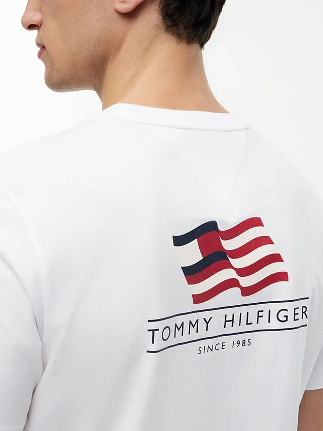 T-shirt avec logo drapeau ondulé dans le dos T-shirt avec logo drapeau ondulé dans le dos
