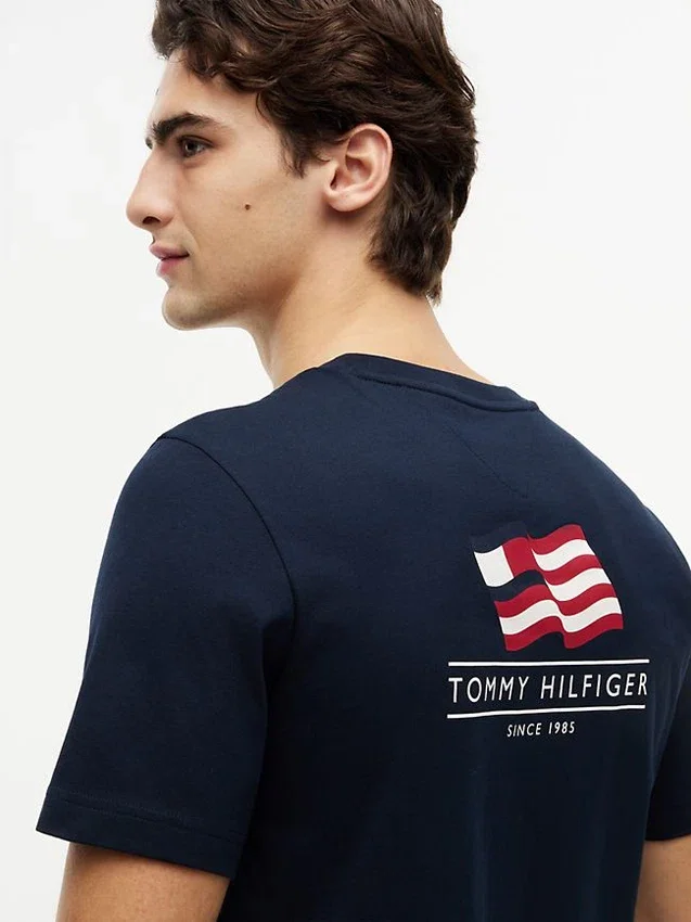 T-shirt avec logo drapeau ondulé dans le dos T-shirt avec logo drapeau ondulé dans le dos